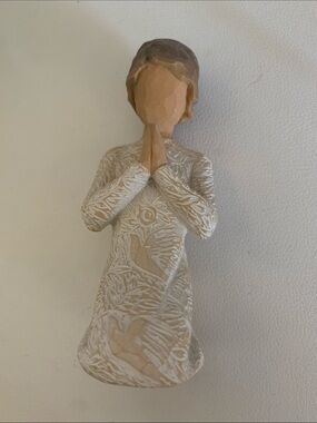 Willow Tree Prayer of Peace Engraved Dress
